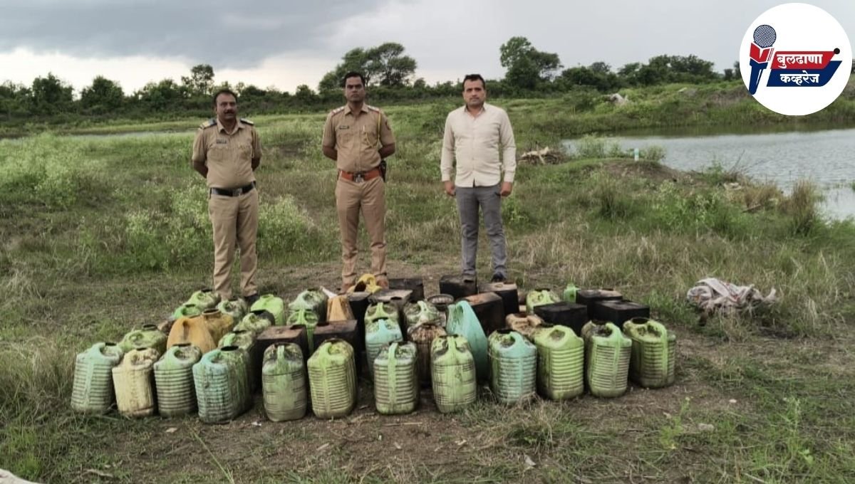 शेळगाव आटोळ येथे अवैध हातभट्टी अड्ड्यावर पोलिसांची मोठी कारवाई; १.४५ लाखांचा मुद्देमाल नष्ट
