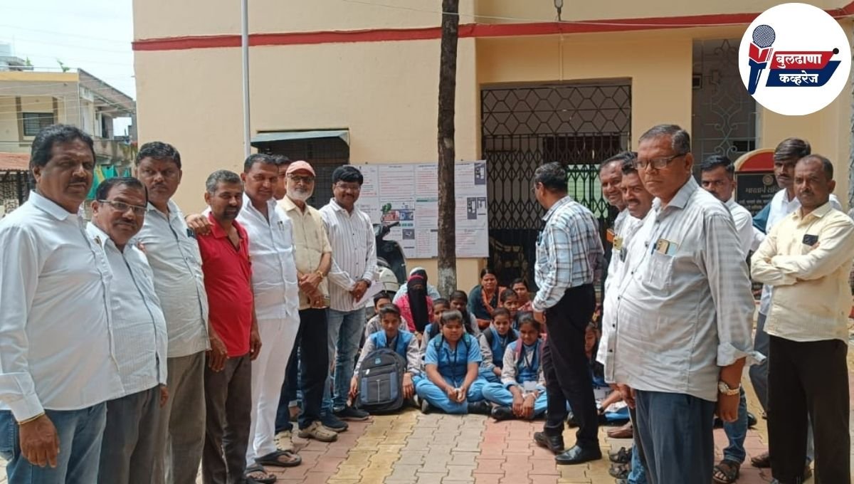 शिक्षक बदल्याचा विद्यार्थ्यांवर परिणाम; रोहडा येथील विद्यार्थ्यांचा पंचायत समितीसमोर ठिय्या आंदोलन!