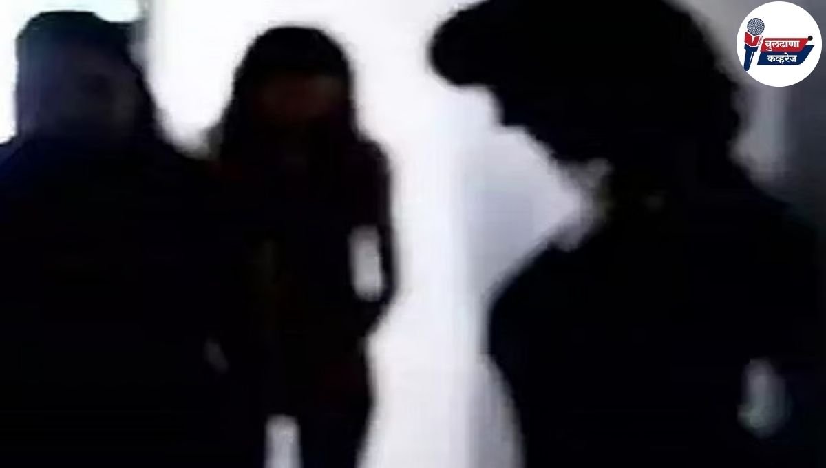 बहिणीच्या चारित्र्यावर संशय घेतल्यामुळे वाद; शेजाऱ्याला विळ्याने मारहाण…
